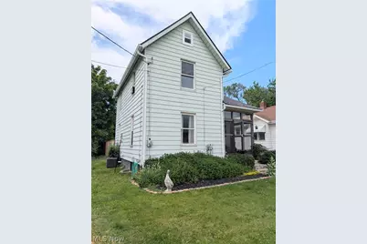 1633 Holland Court SW, Canton, OH 44706 - Photo 2