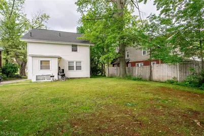 531 Fernwood Drive, Akron, OH 44320 - Photo 8
