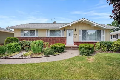 1226 Golden Gate Boulevard, Mayfield Heights, OH 44124 - Photo 2