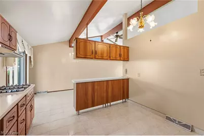1226 Golden Gate Boulevard, Mayfield Heights, OH 44124 - Photo 10