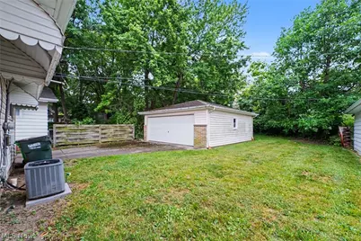 5576 Andover Boulevard, Garfield Heights, OH 44125 - Photo 22