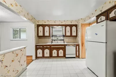 5576 Andover Boulevard, Garfield Heights, OH 44125 - Photo 8