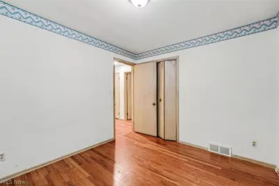 5576 Andover Boulevard, Garfield Heights, OH 44125 - Photo 12