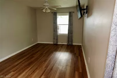 1325 Elmwood Road, Mayfield Heights, OH 44124 - Photo 18