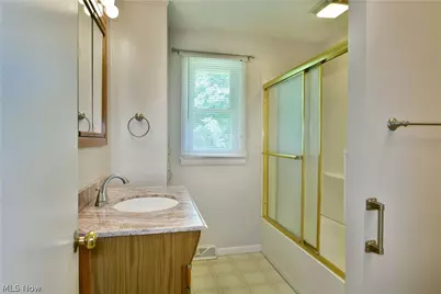 2141 North Road NE, Warren, OH 44483 - Photo 32