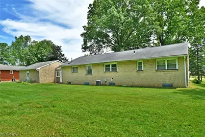 2141 North Road NE, Warren, OH 44483 - Photo 6