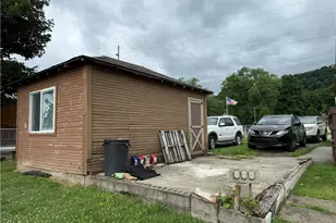2014 Ohio Ave, East Liverpool, OH 43920 - Photo 6