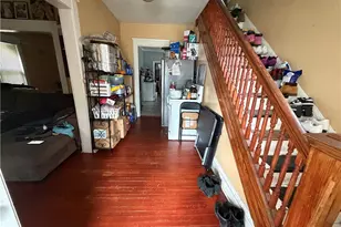 2028 W 104th St, Loveland, OH 44102 - Photo 2