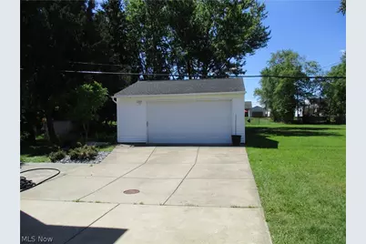 3017 Snow Road, Parma, OH 44134 - Photo 6