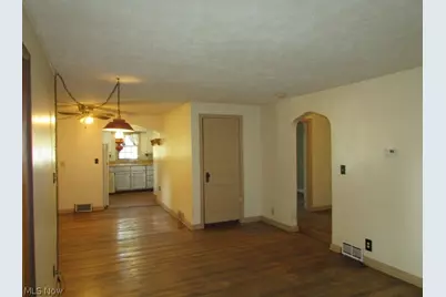 1327 Chelton Drive, Kent, OH 44240 - Photo 8