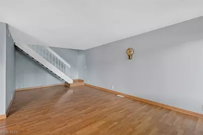 533 Tollis Parkway #1-02, Grandview Heights, OH 44147 - Photo 4