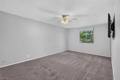 533 Tollis Parkway #1-02, Grandview Heights, OH 44147 - Photo 14