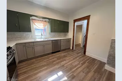 403 N Saint Clair Street, Girard, OH 44420 - Photo 14