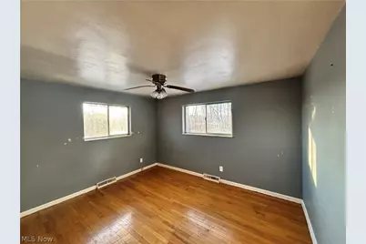 137 Clay Street, Weirton, WV 26062 - Photo 6