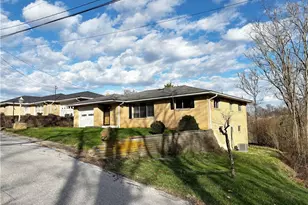 137 Clay St, Weirton, WV 26062 - Photo 2