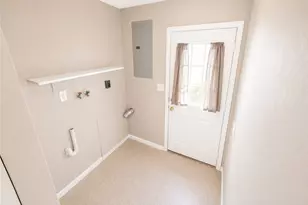 351 Devonshire Rd, Vermilion, OH 44089 - Photo 12
