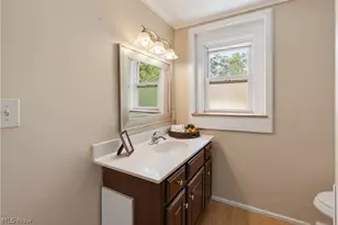 285 Sumner Ct, Akron, OH 44311 - Photo 16