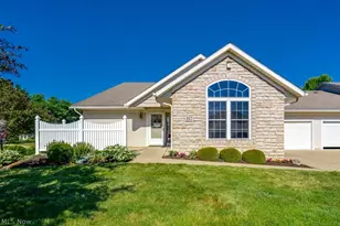 357 Woodbury Cir, Dalton, OH 44618 - Photo 2