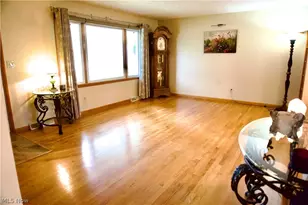 3415 Darbyshire Dr, Canfield, OH 44406 - Photo 6