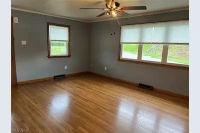 100 W 44th Street, Shadyside, OH 43947 - Photo 2