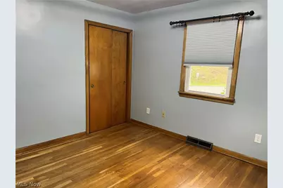 100 W 44th Street, Shadyside, OH 43947 - Photo 10