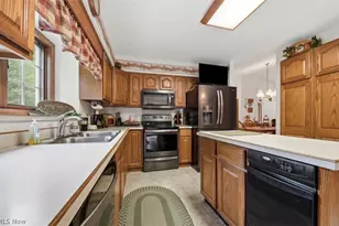 3556 Lake Rd, Conneaut, OH 44030 - Photo 6