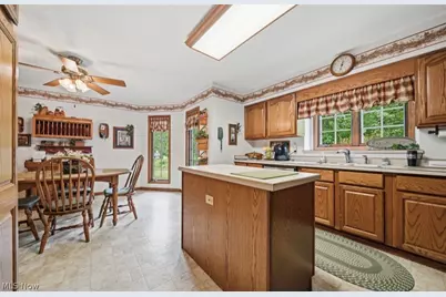 3556 Lake Road, Conneaut, OH 44030 - Photo 12