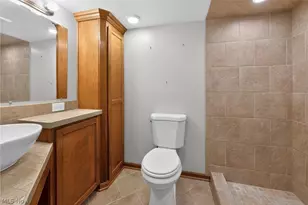 2751 Valley Rd, Cuyahoga Falls, OH 44223 - Photo 16