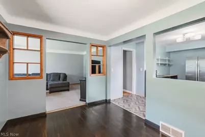 8908 Falls Lane, Grandview Heights, OH 44147 - Photo 6