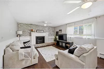 1004 Plymouth Drive, Grafton, OH 44044 - Photo 2