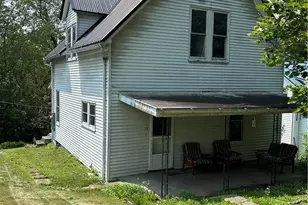 124 Front St, Amsterdam, OH 43903 - Photo 4