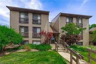 1115 Canyon View Rd, Sagamore Hills, OH 44067 - Photo 1