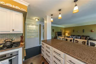 1115 Canyon View Rd, Sagamore Hills, OH 44067 - Photo 4