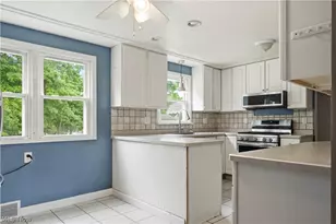 910 S Hazelwood Ave, Youngstown, OH 44509 - Photo 12
