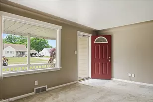 910 S Hazelwood Ave, Youngstown, OH 44509 - Photo 6