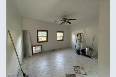 341 Saint Clair Avenue SW, New Philadelphia, OH 44663 - Photo 2