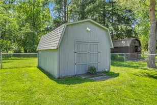 364 Cherry Ln, Green Hills, OH 44131 - Photo 38