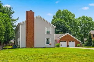 1200 Briarview Ave NW, North Canton, OH 44720 - Photo 4