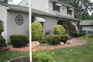 4816 Edgewood Dr, Lorain, OH 44053 - Photo 2