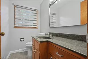 1372 Doncaster Dr, Youngstown, OH 44511 - Photo 18