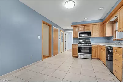 1372 Doncaster Drive, Youngstown, OH 44511 - Photo 4