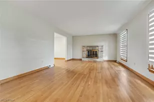 1372 Doncaster Dr, Youngstown, OH 44511 - Photo 6