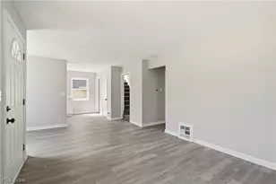 1620 Cedar Dr, Lorain, OH 44052 - Photo 2