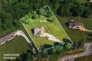 805 Wynncrest Dr, Marietta, OH 45750 - Photo 2