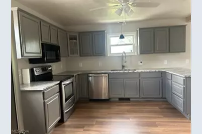 2372 Triplett Boulevard, Akron, OH 44312 - Photo 6