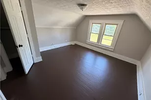 1096 E 72nd St, Loveland, OH 44103 - Photo 10