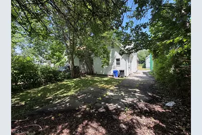 1096 E 72nd Street, Loveland, OH 44103 - Photo 2