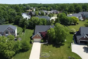 33318 Vintage Cir, Avon, OH 44011 - Photo 2