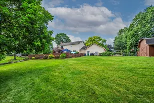 2384 Twin Lakes Dr, Uniontown, OH 44685 - Photo 36