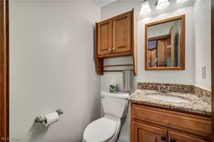 2384 Twin Lakes Dr, Uniontown, OH 44685 - Photo 16